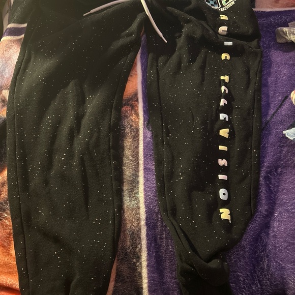 these are m tv themed sweatpants LOCAL PICKUP ONLY VALLY FALLS/JOHNSONVILLE NY - Picture 2 of 4